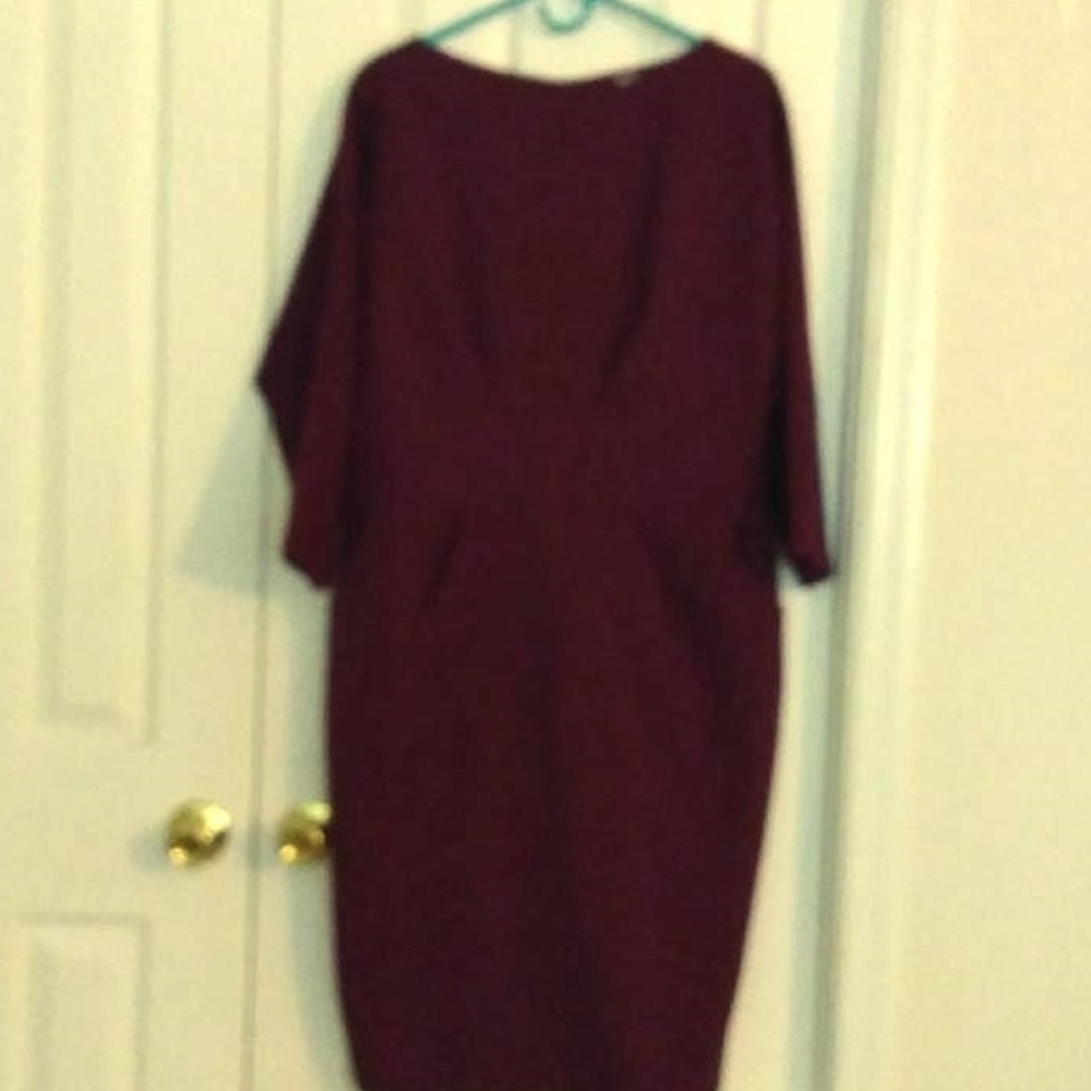 Beautiful Tailored/Fitted Dress with Pockets